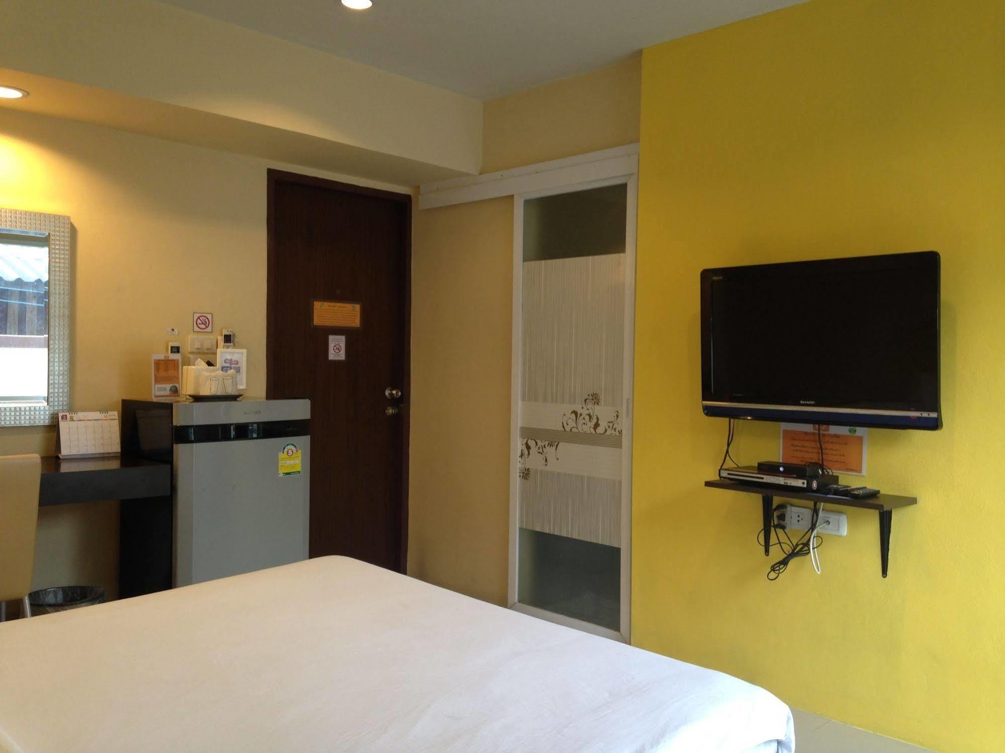 C2 Residence Lampang Extérieur photo